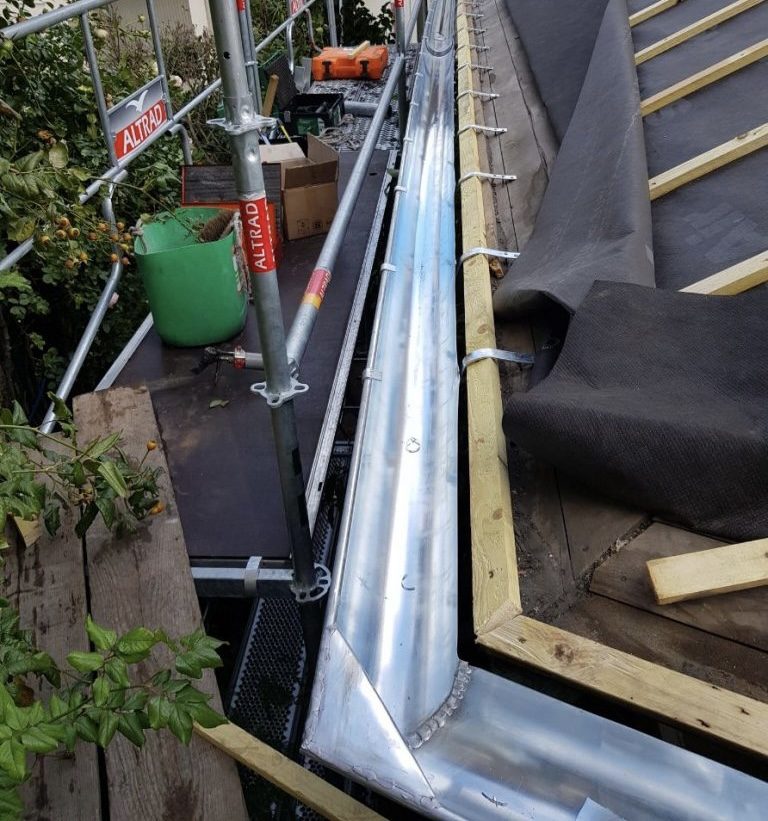 Exemple de projet de zinguerie : pose de gouttière